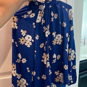 Women loft brand full sleeve blouse.